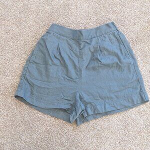 Clean Pull-on Shorts in Linen Cotton Blend